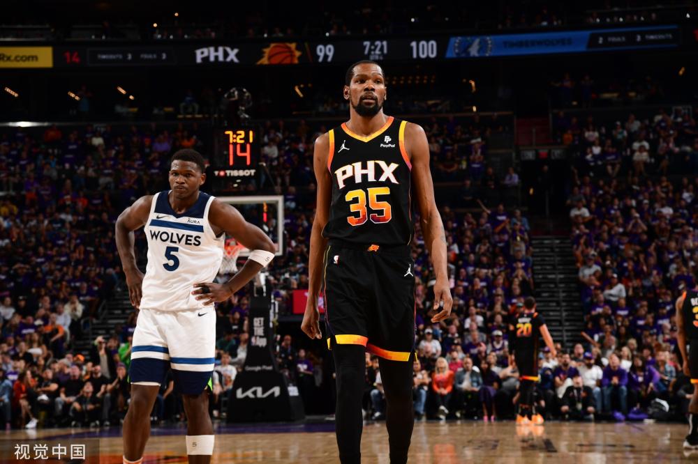 出现同场 出现同场